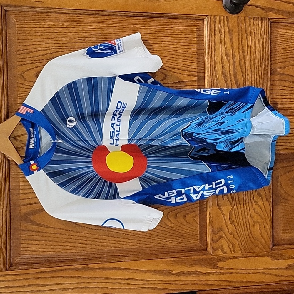 Mens Pearl Izumi cycling jersey. Size L.  USA Pro Challenge